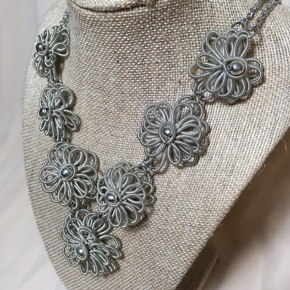 Vintage statement necklace. Springmade daisy